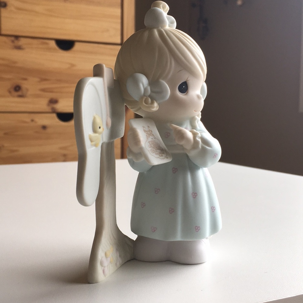 Enesco Precious Moments "Sharing Good News" - 1990 - Picture 4 of 6